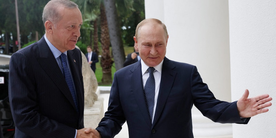 Turkish President Tayyip Erdogan meets with his Russian counterpart Vladimir Putin in Sochi, Russia August 5, 2022. Turkish Presidential Press Office/Handout via REUTERS ATTENTION EDITORS - THIS PICTURE WAS PROVIDED BY A THIRD PARTY. NO RESALES. NO ARCHIVES