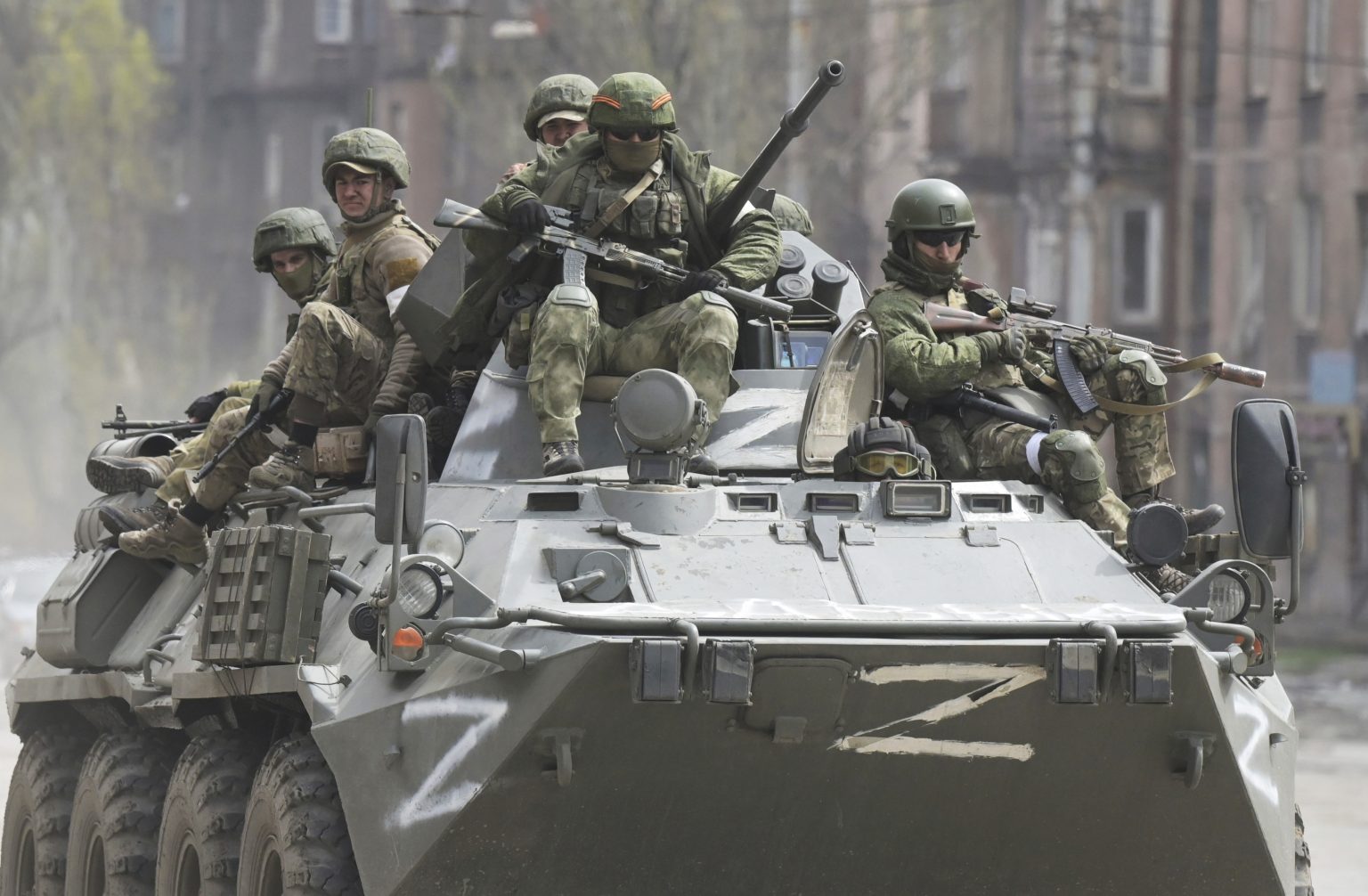 220428-russian-troops-mb-1418-9ddea4-1536x1006-2