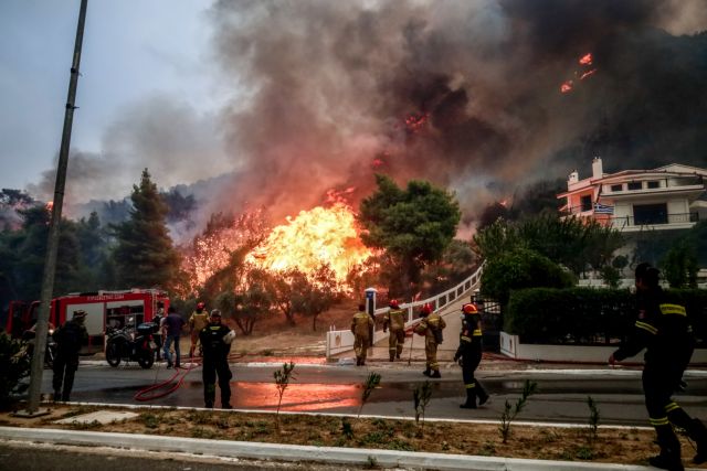 Πυρκαγιά στην Φυλή κοντά στην Ι.Μονή Κλειστών στου πρόποδες της Πάρνηθας, Τρίτη 22 Αυγούστου 2023 (ΚΩΣΤΑΣ ΤΖΟΥΜΑΣ/EUROKINISSI)