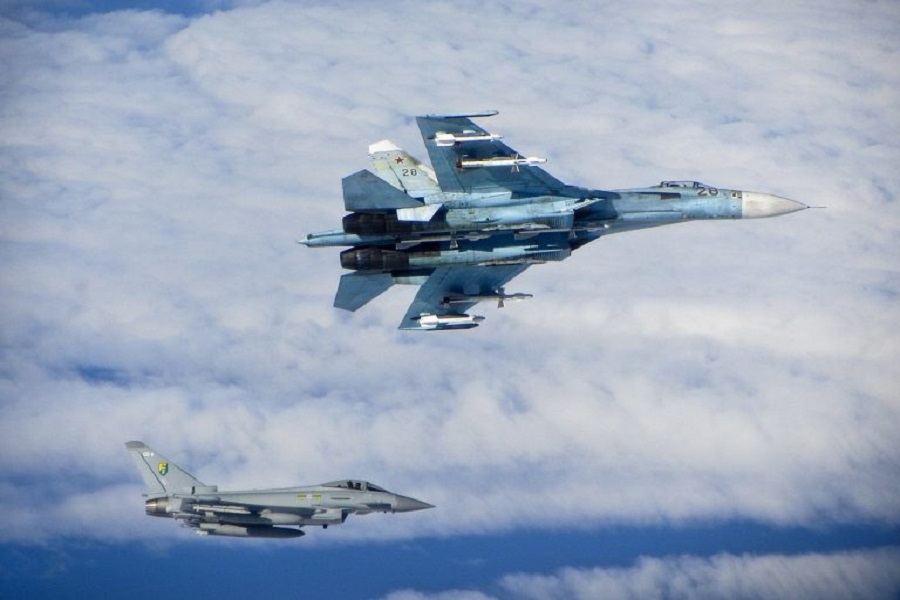 Russian_SU-27_Flanker_with_RAF_Typhoon_MOD_