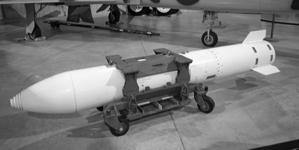 601010-F-0000H-003_B83_Nuclear_Bomb-modified