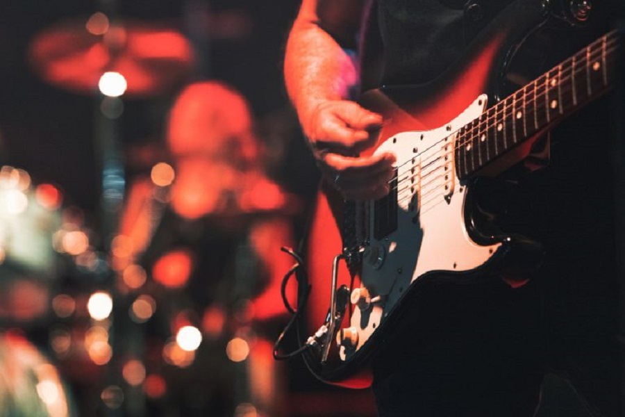 electric-guitar-played-during-show