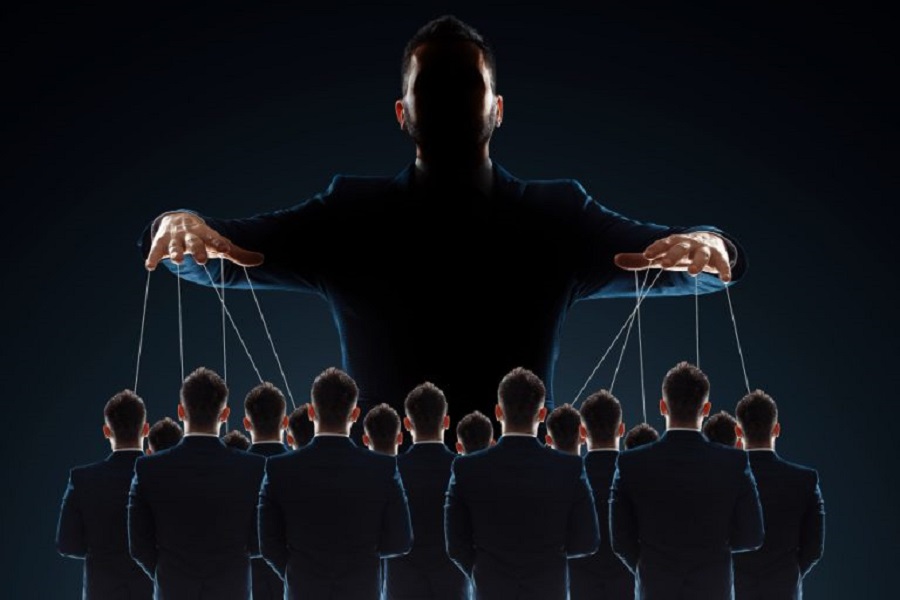 man-puppeteer-controls-crowd-with-threads-