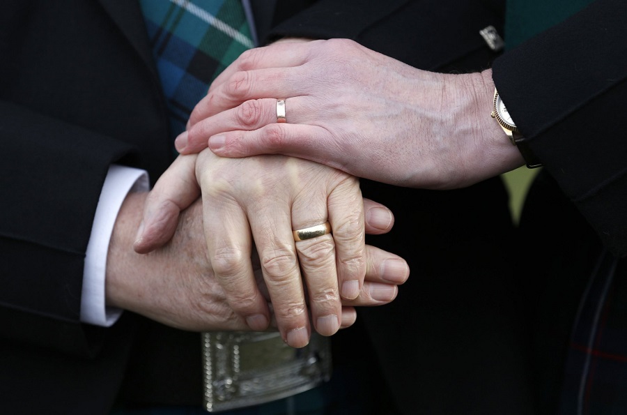 2014-02-04T161243Z_1242274368_GM1EA2500DP02_RTRMADP_3_BRITAIN-SCOTLAND-MARRIAGE