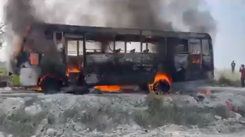 india-bus-fire-1232024-146