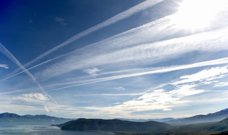 Chemtrails-over-Lake-in-Macedonia-