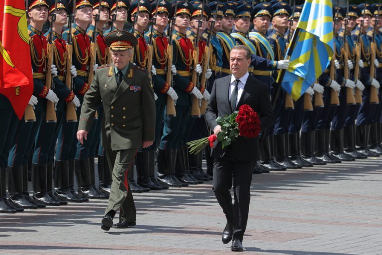 Dmitry-Medvedev-in-Russian-parade