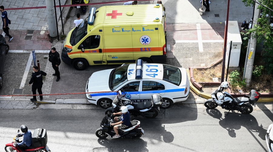 Δολοφονία άνδρα μέσα σε αυτοκίνητο, στη συμβολή των οδών 25ης Μαρτίου και Κρήτης στο Ψυχικό, Τρίτη 2 Ιουλίου 2024. 
(ΣΩΤΗΡΗΣ ΔΗΜΗΤΡΟΠΟΥΛΟΣ/EUROKINISSI)