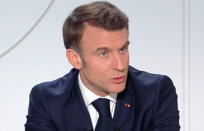 MC-Macron-01-696x449