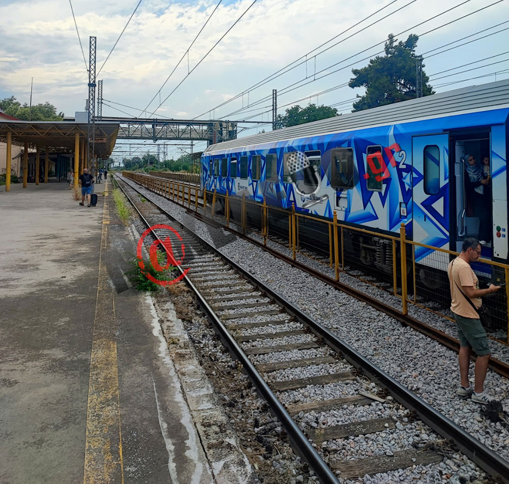 treno-stamatimeno-2