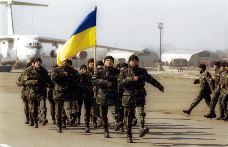 ukraine_soldiers_flag