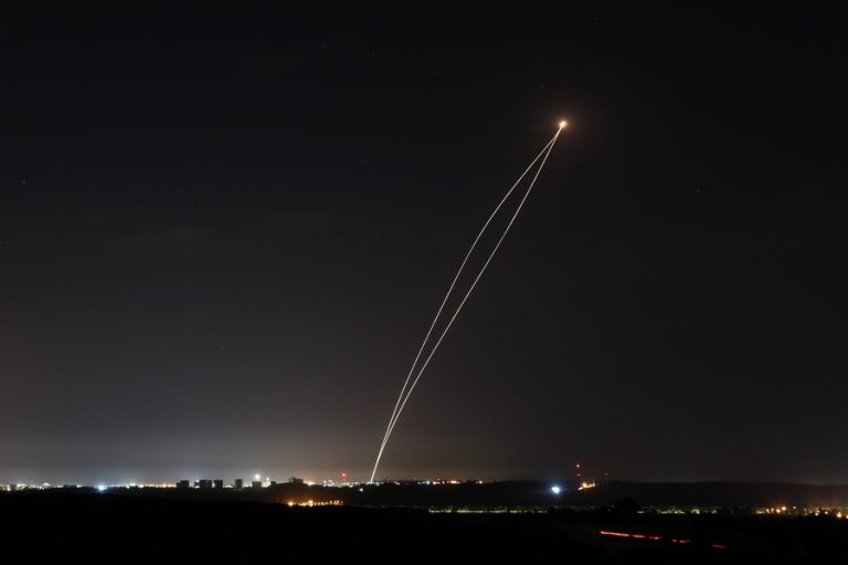 Israel-vs-Gaza-war-of-missileΣ