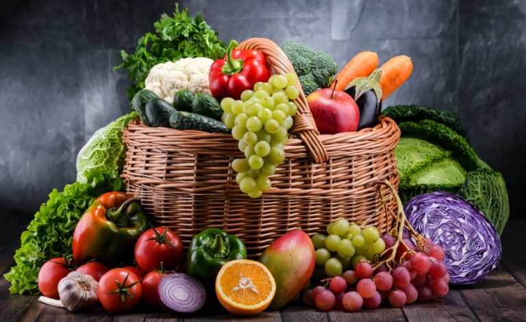 Composition,With,Assorted,Organic,Vegetables,And,Fruits.