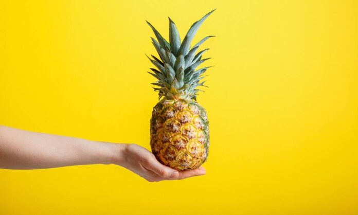 O-periergo-1583028-ananas-696x418