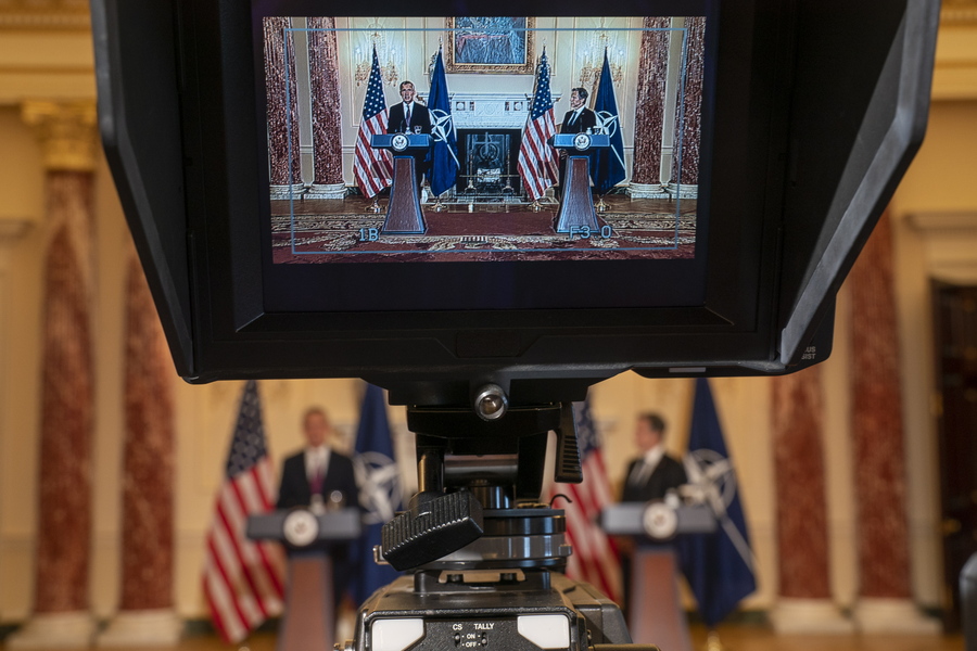 epa09989950 US Secretary of State Antony Blinken (R), with NATO Secretary General Jens Stoltenberg (L), delivers remarks during a joint press conference at the State Department in Washington, DC, USA, 01 June 2022. The two leaders responded to questions on the Russian invasion of Ukraine, NATO membership and the upcoming NATO summit.  EPA/SHAWN THEW / POOL