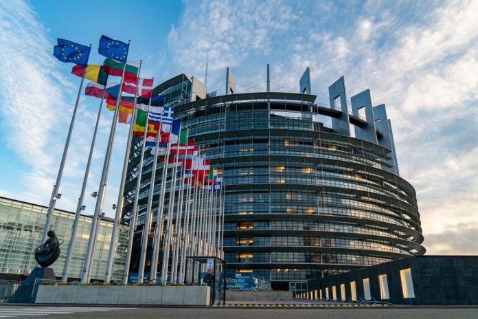 1713540408_european-parliament-696x464