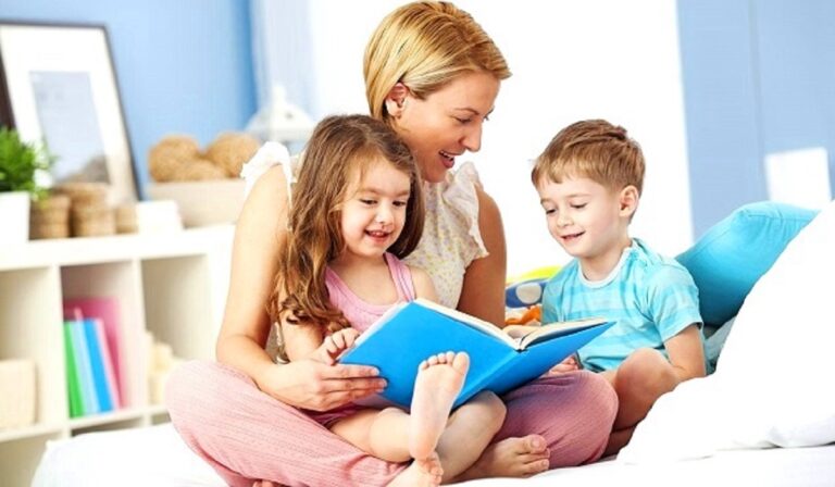 mum-reading-768x448