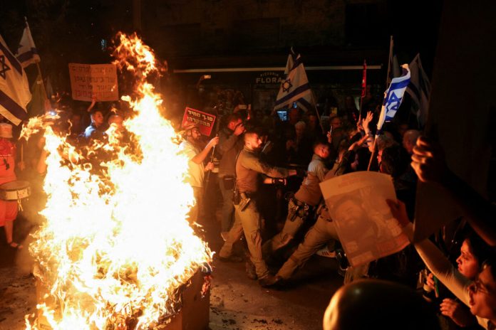 ISRAEL-PALESTINIANS-GALLANT-PROTEST-1-1-1200x800-696x464