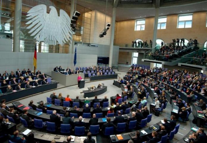 bundestag_1-696x480