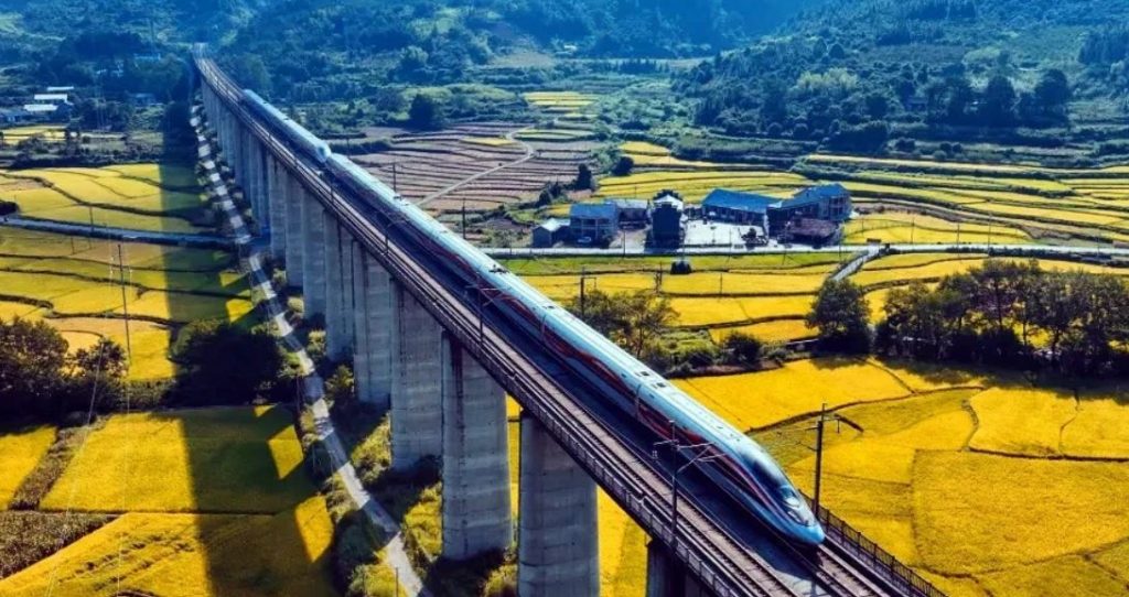 train-kina1-1024x542