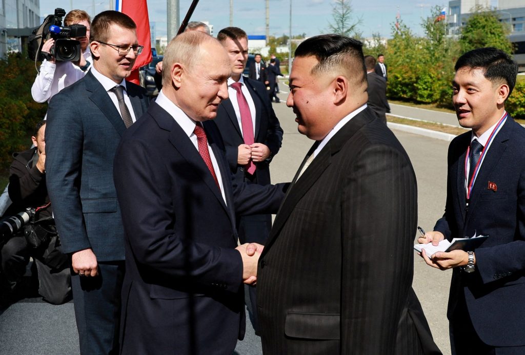 2023-09-13T045150Z_1836221751_RC2G73A7FKJY_RTRMADP_5_RUSSIA-NORTHKOREA-PUTIN-KIM-1024x693