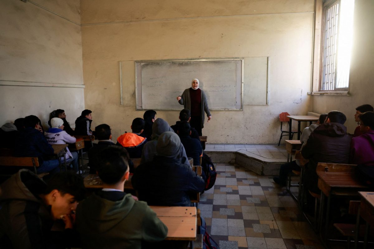 2024-12-15T060052Z_1693298815_RC2HPBAH1H8U_RTRMADP_5_SYRIA-SECURITY-DAMASCUS-MORNING-SCHOOLS-1200x800