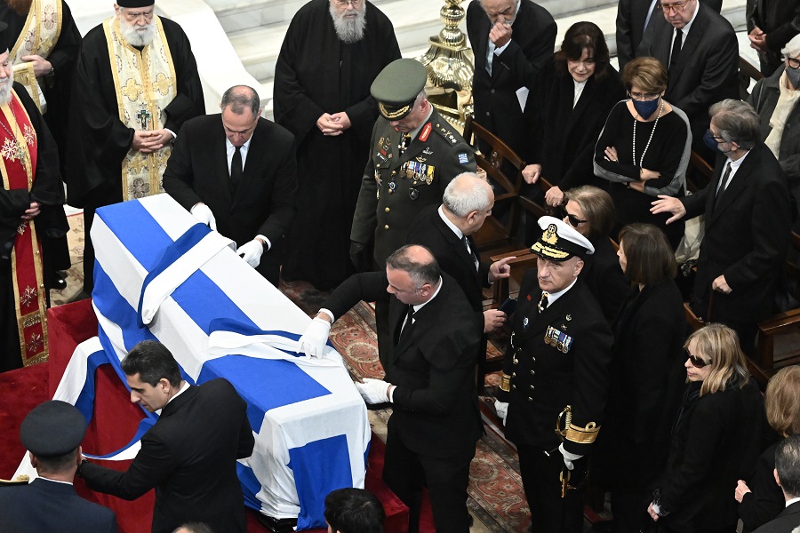 Κηδεία του πρώην Πρωθυπουργού και προέδρου του ΠΑΣΟΚ Κώστα Σημίτη στην Μητρόπολη Αθηνών, Πέμπτη 9 Ιανουαρίου 2024. Ο Κώστας Σημίτης απεβίωσε σε ηλικία 88 ετών, τις πρώτες πρωινές ώρες της Κυριακής 05/01/25. (ΤΑΤΙΑΝΑ ΜΠΟΛΑΡΗ/EUROKINISSI)