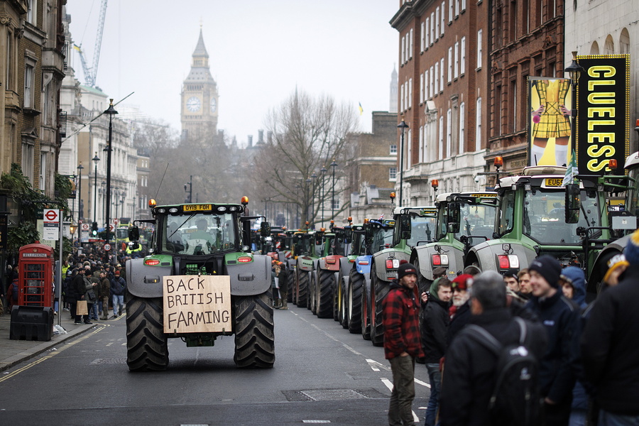 epa11886589 British farmers gridlock Whitehall with their tractors during a protest over changes to inheritance tax (IHT) rules, in London, Britain, 10 February 2025. British farmers demand a reversal of the changes to inheritance tax rules announced in the October 2024 budget by the Labour government, which will introduce new taxes on farms worth more than 1 million GBP that would apply from April 2026.  EPA/TOLGA AKMEN