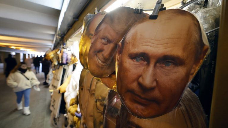 Masks-of-Putin-and-Trump