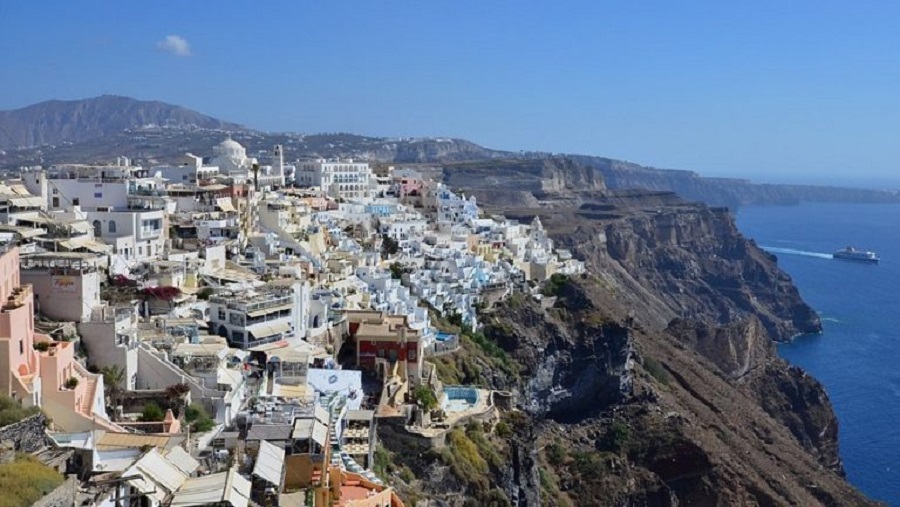 Thira_santorini1-768x433